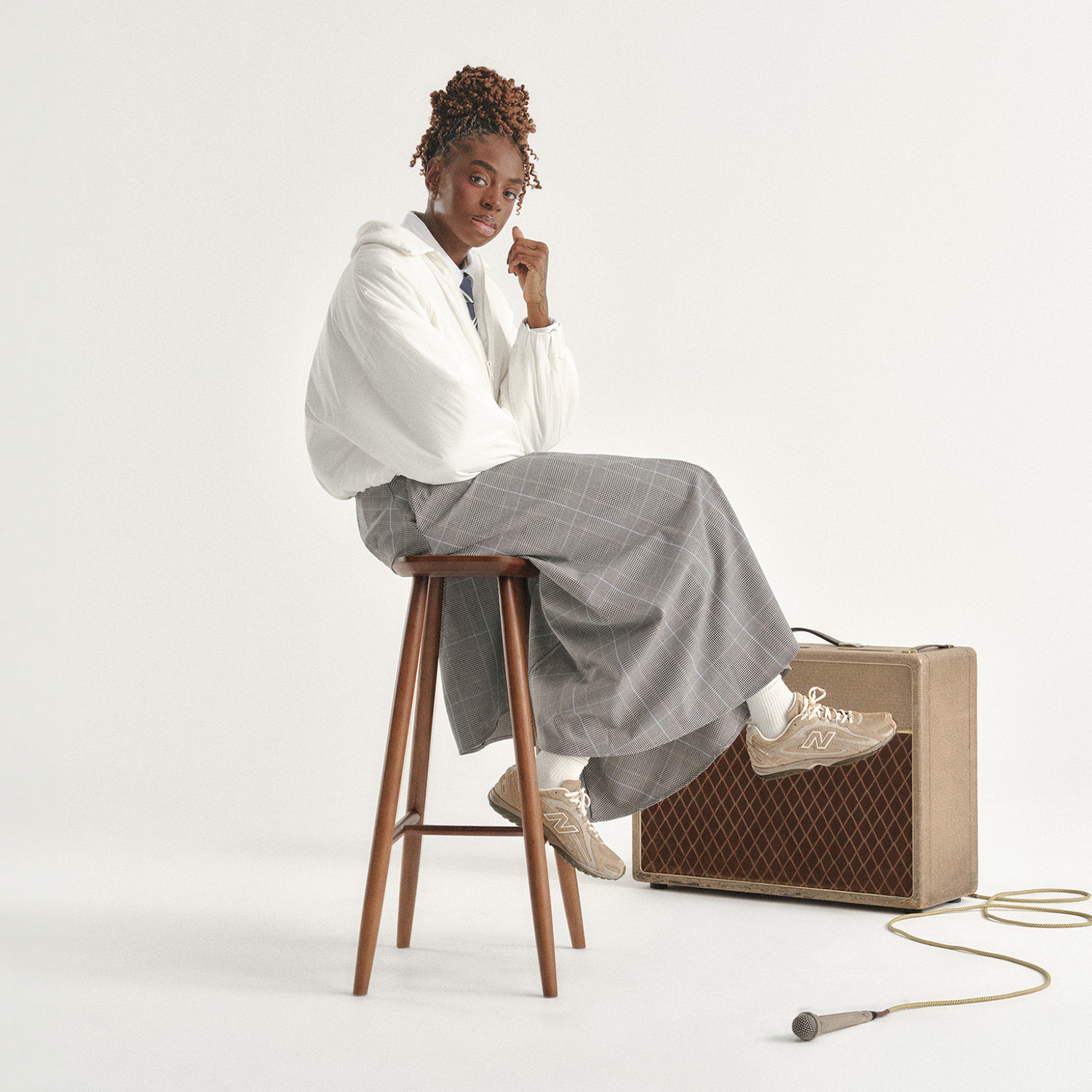 Image of a model wearing neutral 204L